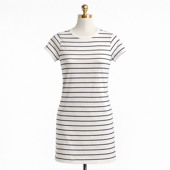 Lulus Dresses & Skirts - Lulus Cafe Society black and cream striped t-shirt dress SZ XXS​​​